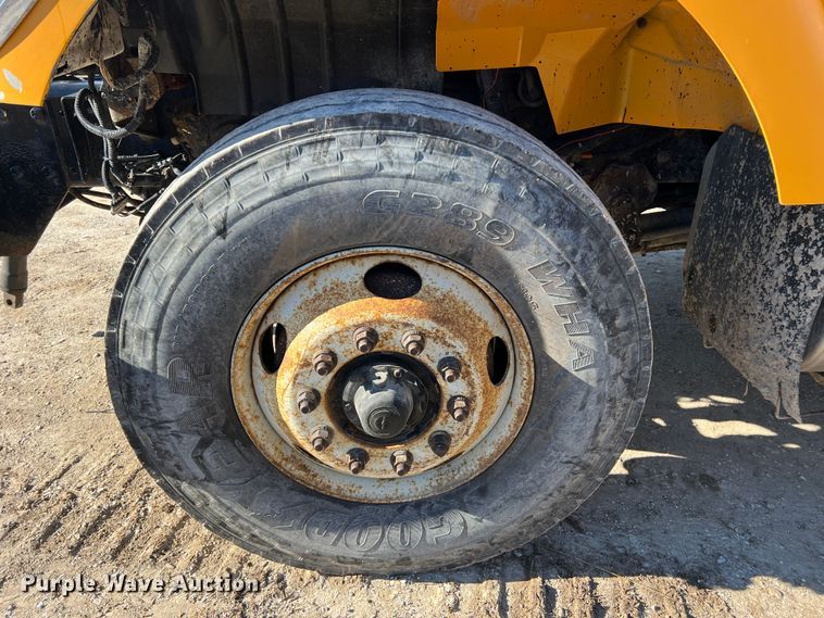 image for item MM9114 2009 International WorkStar 7400  dump truck