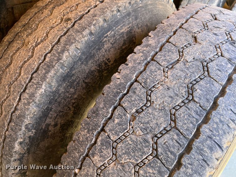 image for item MM9114 2009 International WorkStar 7400  dump truck