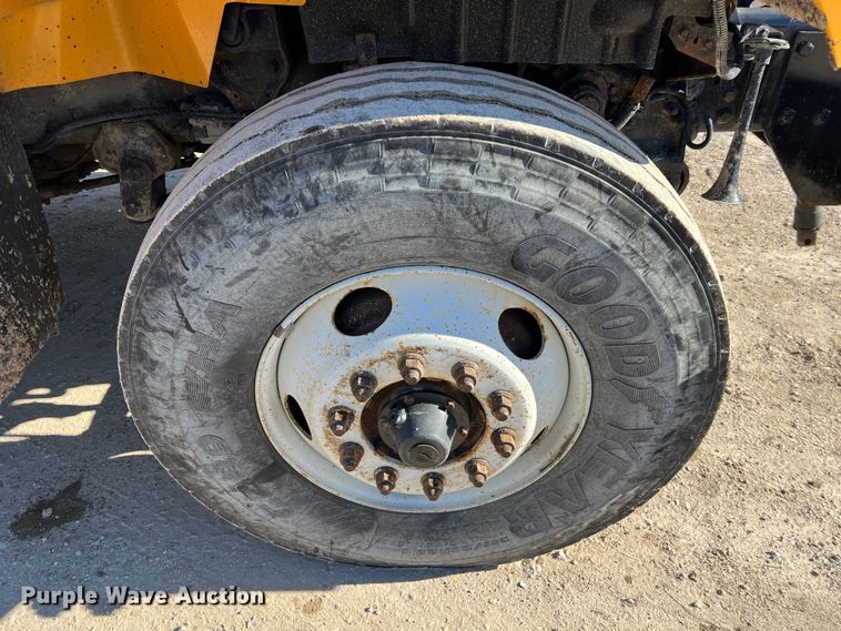 image for item MM9114 2009 International WorkStar 7400  dump truck