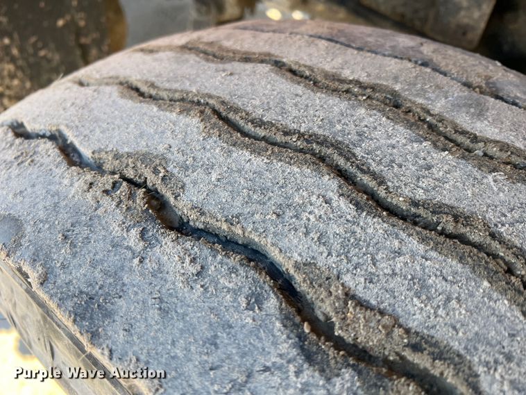 image for item MM9114 2009 International WorkStar 7400  dump truck