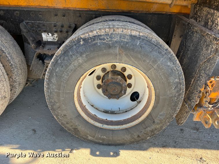 image for item MM9114 2009 International WorkStar 7400  dump truck