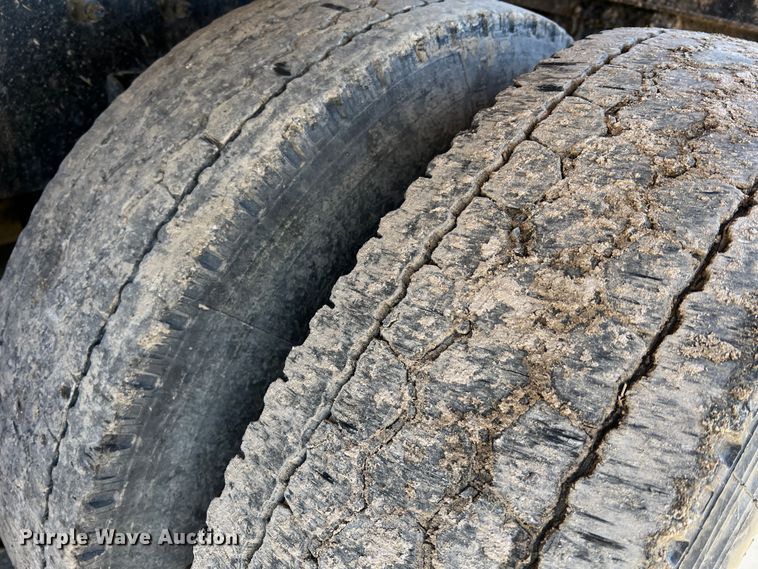 image for item MM9114 2009 International WorkStar 7400  dump truck