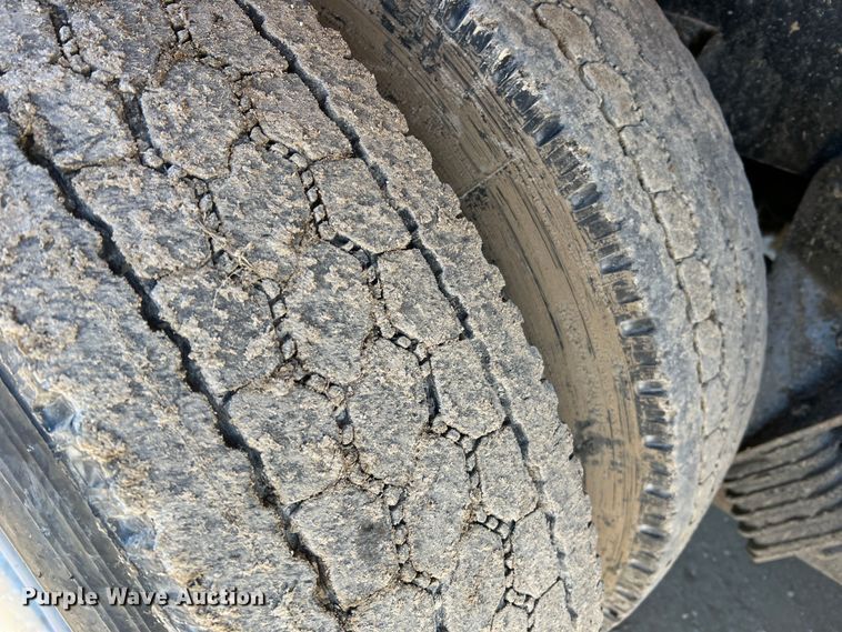 image for item MM9114 2009 International WorkStar 7400  dump truck