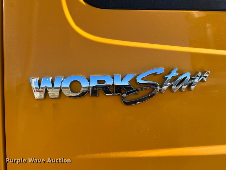 image for item MM9114 2009 International WorkStar 7400  dump truck