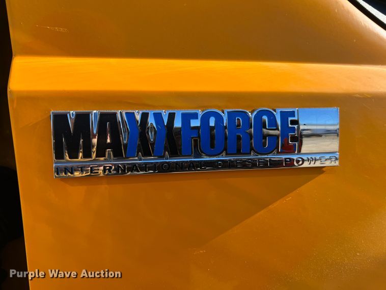 image for item MM9114 2009 International WorkStar 7400  dump truck