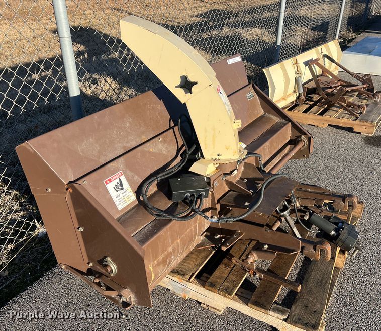 image for item MM9131 Grasshopper 512  snow blower attachment