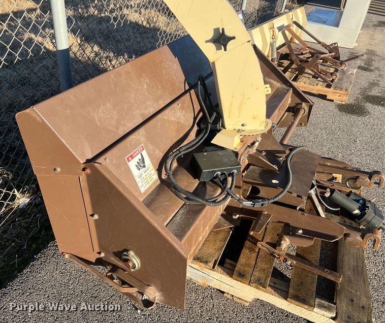 image for item MM9131 Grasshopper 512  snow blower attachment