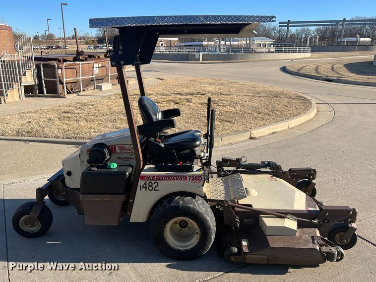 image for item MM9133 Grasshopper 725DT6  ZTR lawn mower