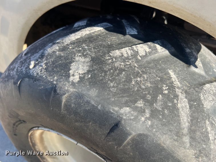 image for item MM9133 Grasshopper 725DT6  ZTR lawn mower