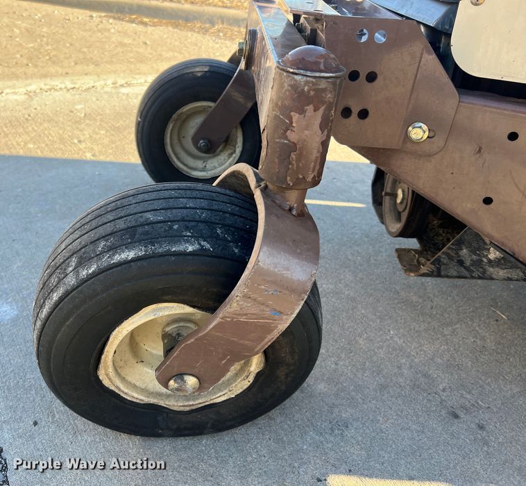 image for item MM9133 Grasshopper 725DT6  ZTR lawn mower