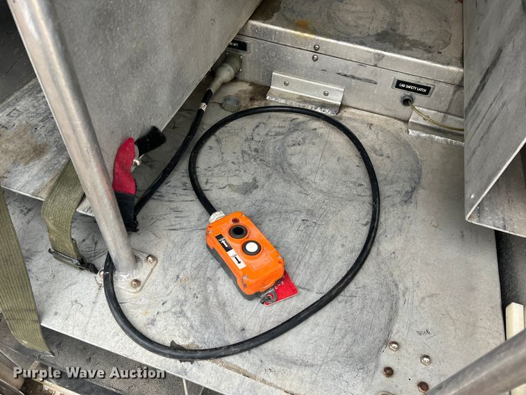 image for item MM9153 2005 Spartan Advantage Pumper  pumper fire truck