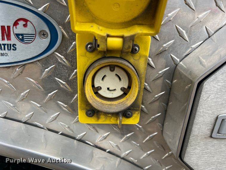 image for item MM9153 2005 Spartan Advantage Pumper  pumper fire truck