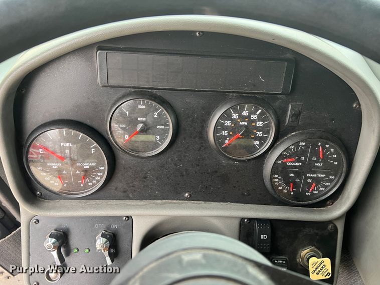 image for item MM9153 2005 Spartan Advantage Pumper  pumper fire truck