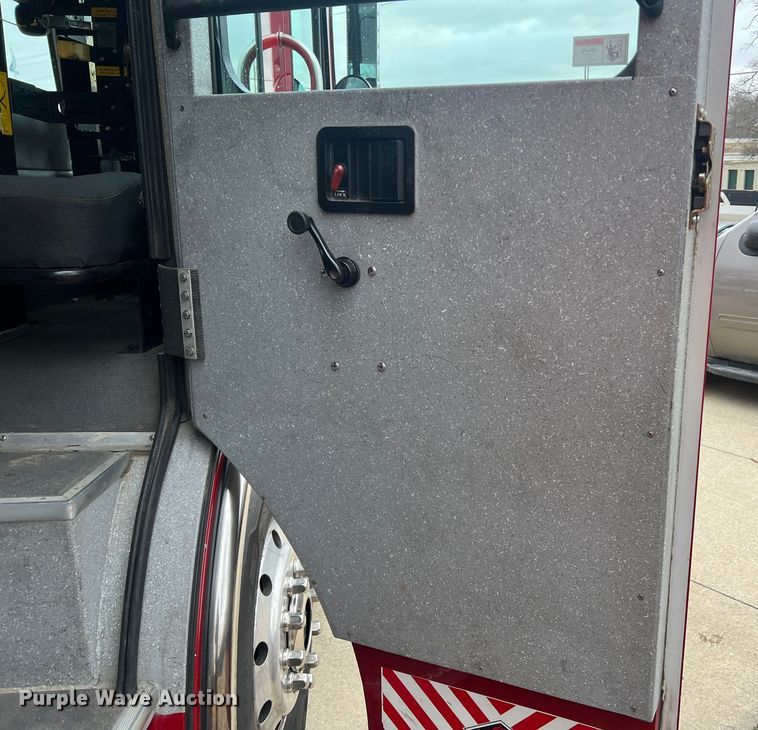 image for item MM9153 2005 Spartan Advantage Pumper  pumper fire truck