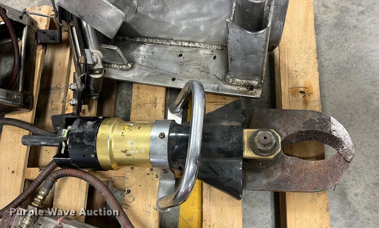 image for item MM9156 Rescue equipment