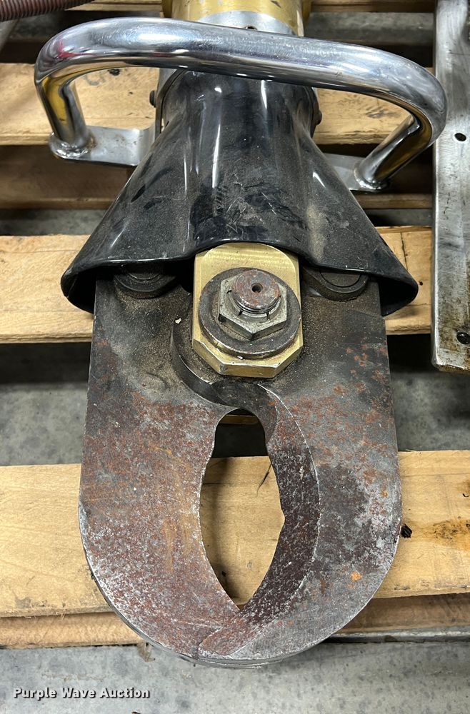 image for item MM9156 Rescue equipment