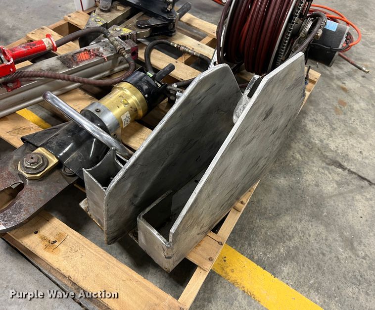 image for item MM9156 Rescue equipment