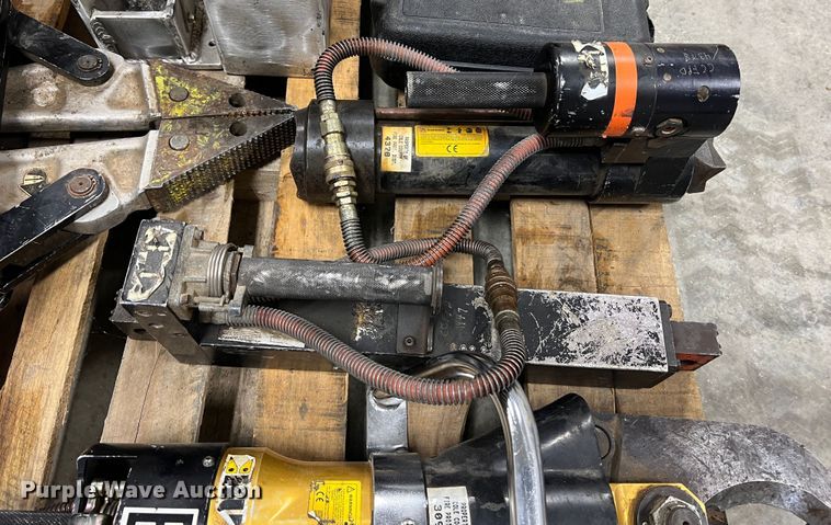 image for item MM9158 Rescue equipment