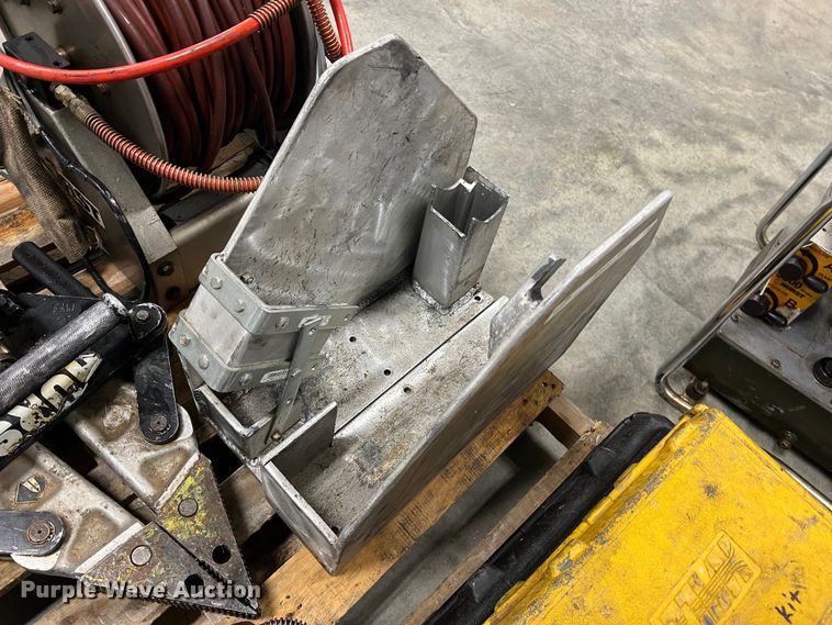 image for item MM9158 Rescue equipment