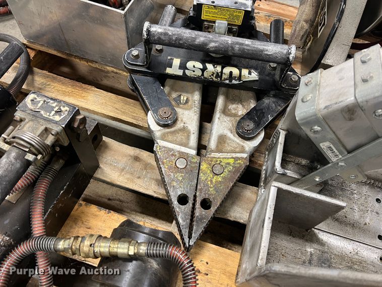 image for item MM9158 Rescue equipment