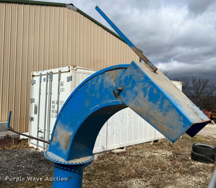 image for item MM9161 (2) Goossen BCG-2 bale choppers