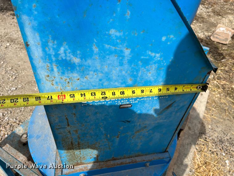 image for item MM9161 (2) Goossen BCG-2 bale choppers