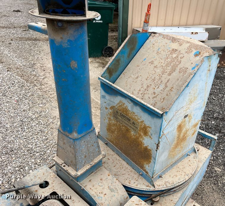 image for item MM9161 (2) Goossen BCG-2 bale choppers