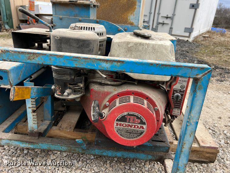 image for item MM9161 (2) Goossen BCG-2 bale choppers