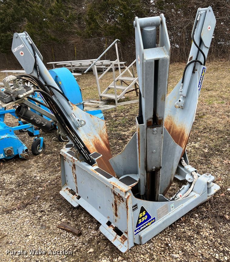 image for item MM9163 Baumalight SS330  skid steer tree spade