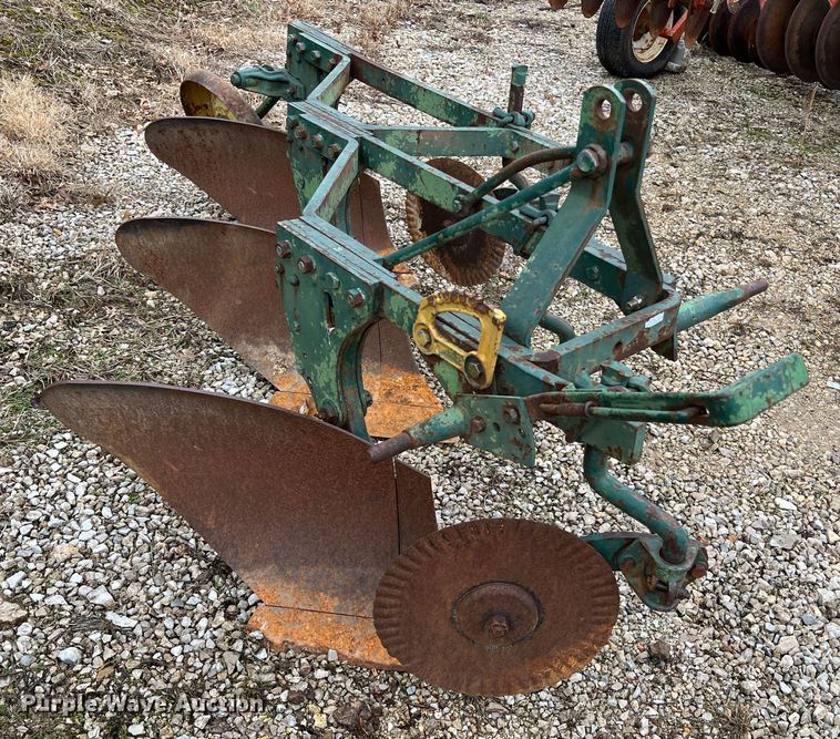 image for item MM9166 Bottom plow