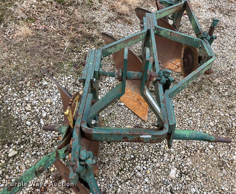 image for item MM9166 Bottom plow