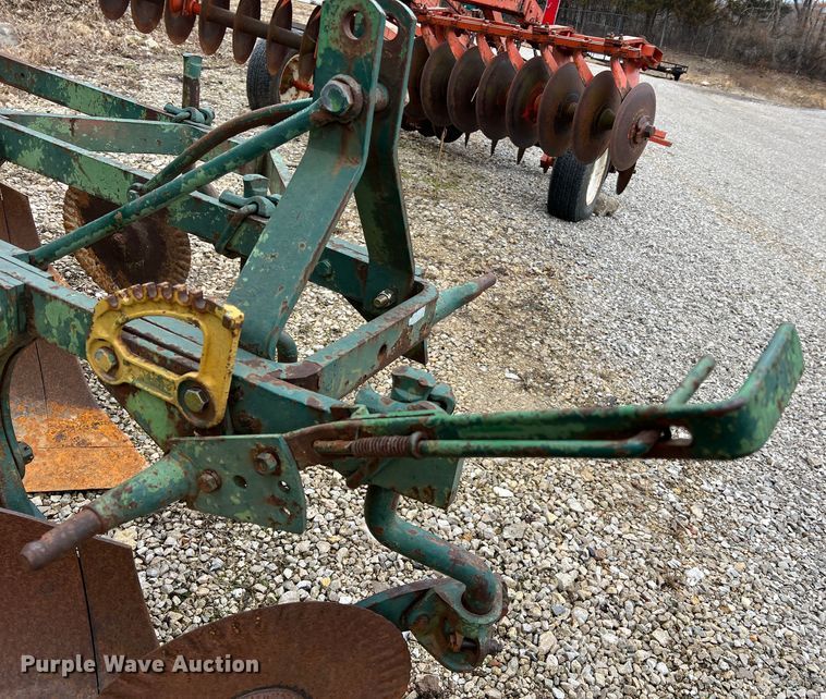 image for item MM9166 Bottom plow