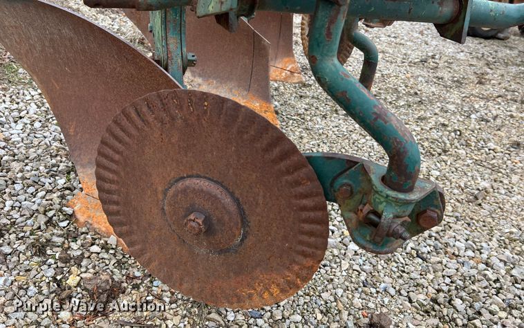 image for item MM9166 Bottom plow