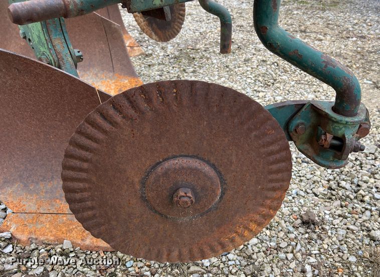 image for item MM9166 Bottom plow