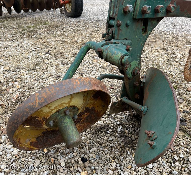 image for item MM9166 Bottom plow