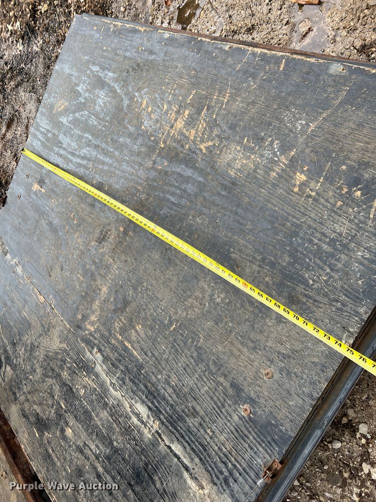 image for item MM9168 2015 Doolittle  enclosed cargo trailer