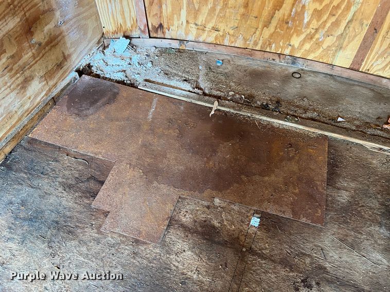 image for item MM9168 2015 Doolittle  enclosed cargo trailer