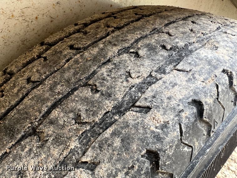 image for item MM9168 2015 Doolittle  enclosed cargo trailer