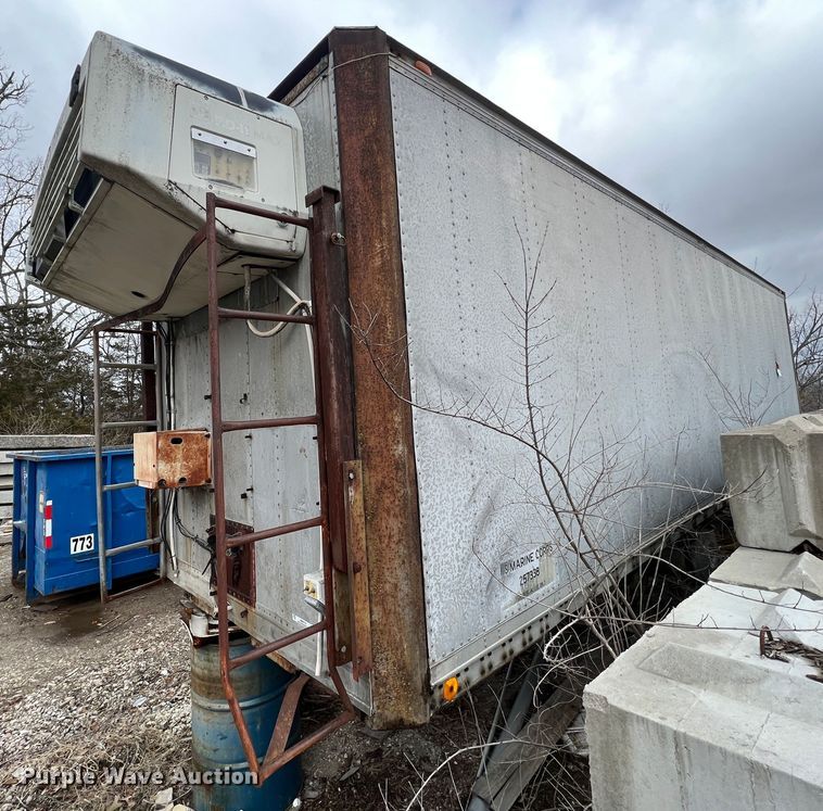 image for item MM9170 1974 Stoughton ASV-302S-RG  refrigerated van trailer