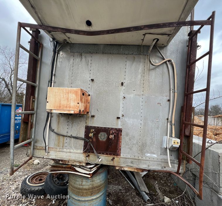 image for item MM9170 1974 Stoughton ASV-302S-RG  refrigerated van trailer