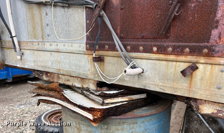 image for item MM9170 1974 Stoughton ASV-302S-RG  refrigerated van trailer