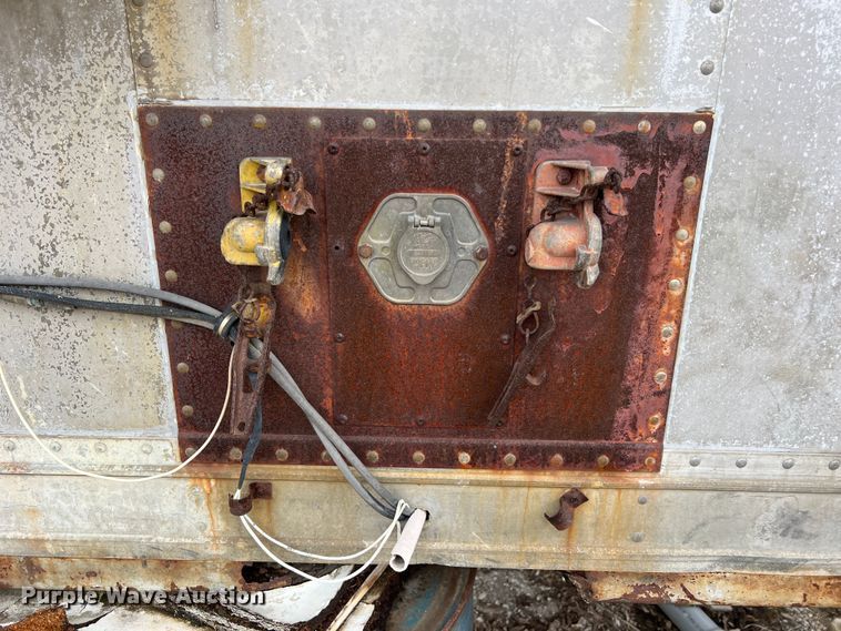 image for item MM9170 1974 Stoughton ASV-302S-RG  refrigerated van trailer