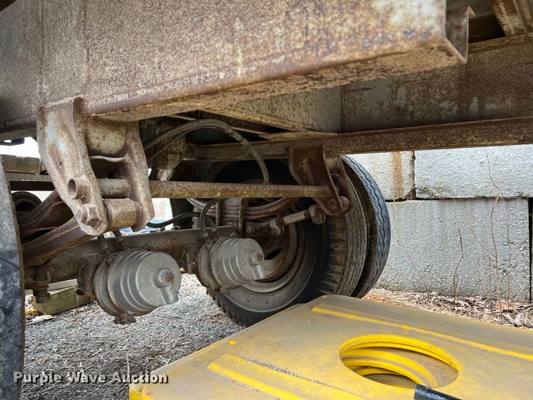 image for item MM9170 1974 Stoughton ASV-302S-RG  refrigerated van trailer