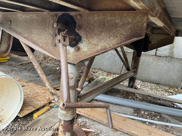 image for item MM9170 1974 Stoughton ASV-302S-RG  refrigerated van trailer