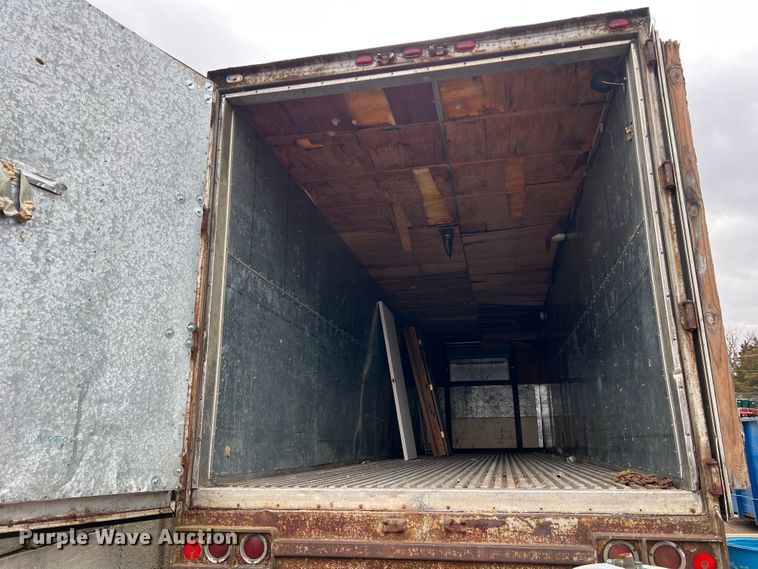 image for item MM9170 1974 Stoughton ASV-302S-RG  refrigerated van trailer