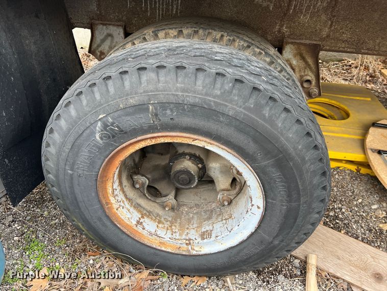 image for item MM9170 1974 Stoughton ASV-302S-RG  refrigerated van trailer