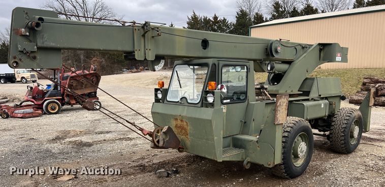 image for item MM9171 1984 Lorain LRT-100  crane