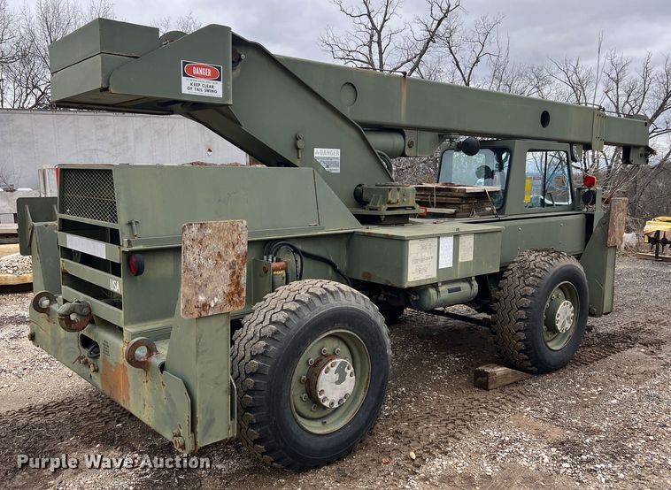 image for item MM9171 1984 Lorain LRT-100  crane