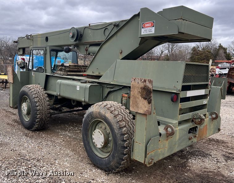 image for item MM9171 1984 Lorain LRT-100  crane