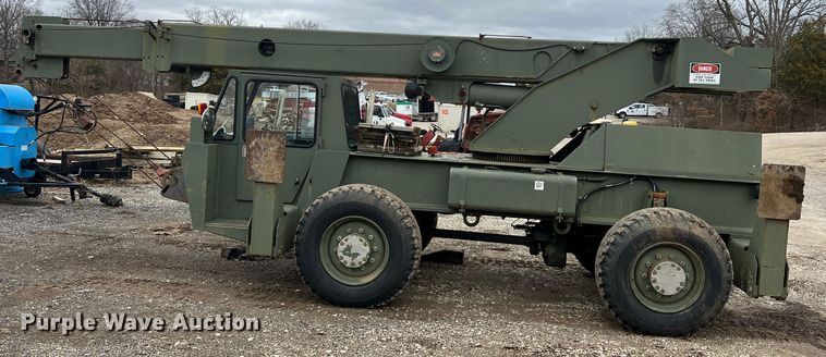 image for item MM9171 1984 Lorain LRT-100  crane